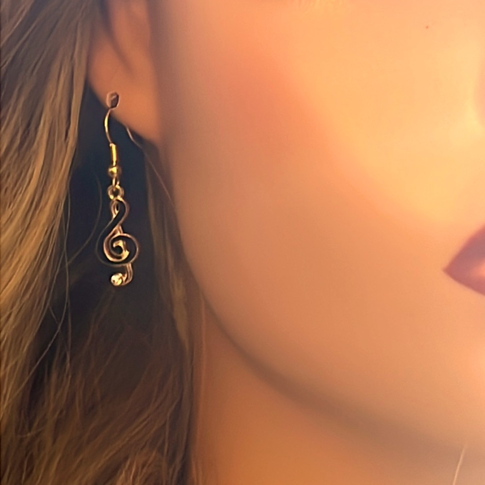 🎵Musical Note Earrings - Picture 3 of 3